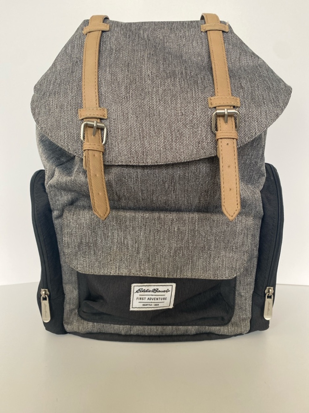 Eddie Bauer Baby Places & Spaces
Legend Diaper Bag Unisex
Backpack, Grey NEW